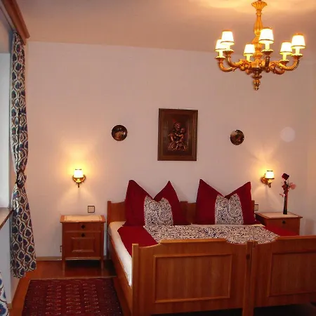 Hoellbacher Semesterbostad