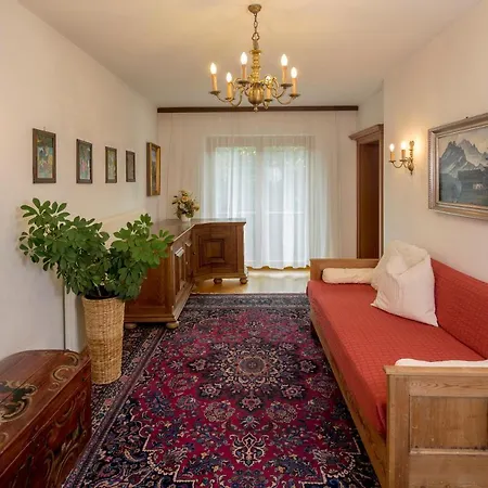 Hoellbacher Semesterbostad