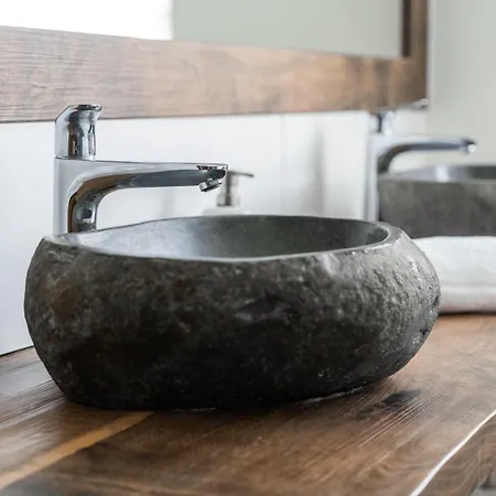 Hoellbacher By We Rent *